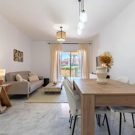 New Premium Flat With Pool Access In *