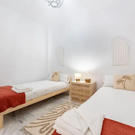 New Premium Flat With Pool Access In * מארבלה