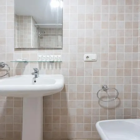 New Premium Flat With Pool Access In *