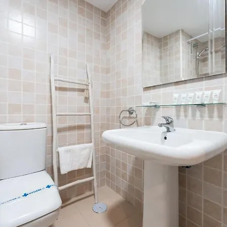 New Premium Flat With Pool Access In * מארבלה