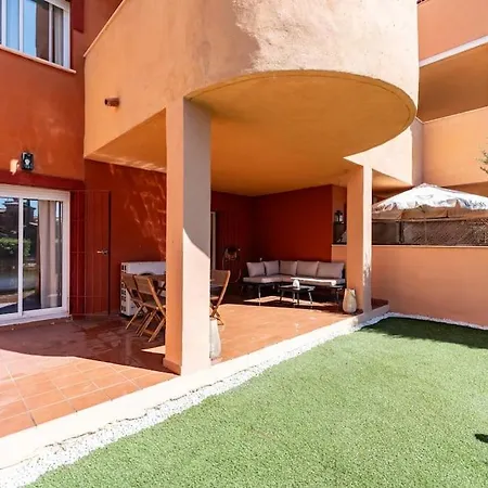New Premium Flat With Pool Access In * מארבלה